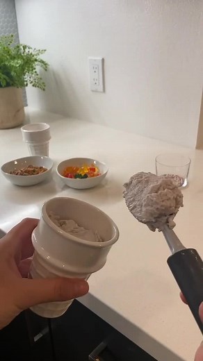 Cute & easy #date night idea for you and your bae ❤️✨ 🍦 #datenight #learnontiktok #tiktokcooks #halloweenathome
