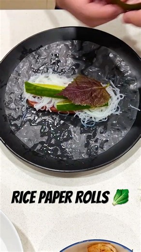Easy Vietnamese rice paper rolls for a healthier snack 🥬