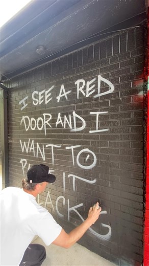 121K views · 219 reactions | Quickie in the @abvgallery backlot as we prepare for 'SOUND WAVES', the music inspired exhibition opening this Saturday in the gallery where every artist is creating a piece inspired by a record. Quick little homage to one of the best to do it.. Fumbled those lyrics on the doodle grid 藍 ✌️ | Greg Mike | Facebook