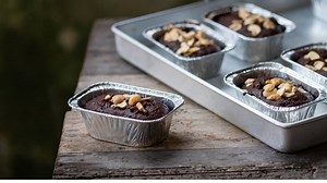 Can Aluminum Trays Go In The Oven? Understanding the Dos and Don'ts - Cake Decorist