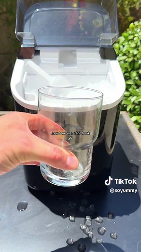 This ice machine delivers soft, chewy ice at the push of a button! 🧊❄️ #soyummy #ice #icemachine #chewyice #fastfoodice #pebbleice #ice #icetray #icemachine #icetogo #kitchengadgets #gadgets #elevatedice #colddrinks