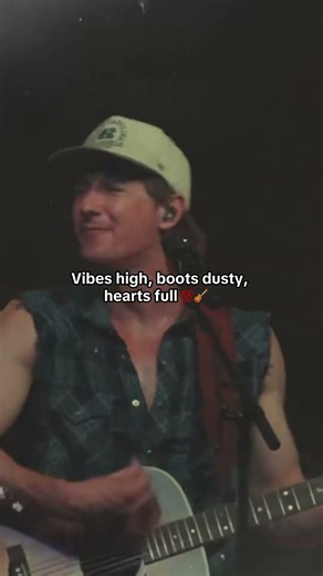 When Coop’s on stage, it’s a movie 🎬🤟