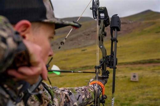 Late-Season Bowhunting is an Entirely New Animal  - Game & Fish