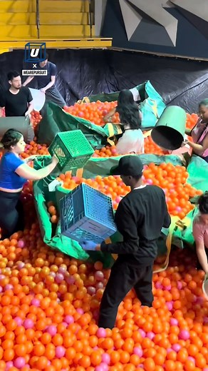 This is how ball pits are cleaned up! 🧼 | UNILAD Tech