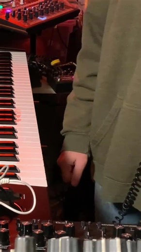 Tibetan Bell Hit over the Synth Mix