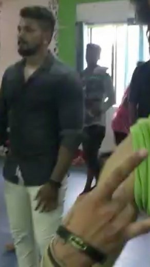 Rajath kishan G on Instagram: "back to back shows ... yav dress alli idre aa dress alli hogi we used to practice 😅"