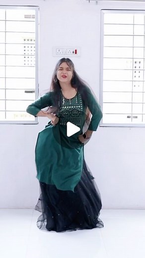 Ananya sinha on Instagram: "Coca Cola layo 🥰😍 . . . . #reelsinstagram #haryanvi #haryanvidance #dance #ananyafanz⚡️ #explorepage #explore #viral #goviral"
