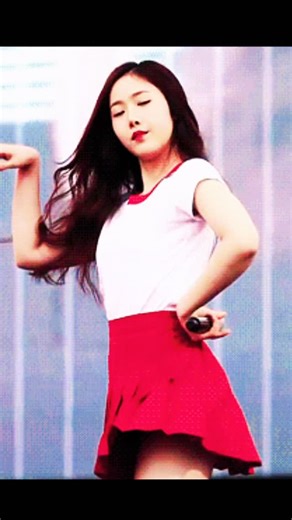 Sinb b ❤️🖤💀😇😳🥹🥺 on Instagram: "ㅛㅈㄴ홓ㅇㅎㅇ호용 am dance like queen @viviz_offficial_1 @sinb_hawng_eun_bi"