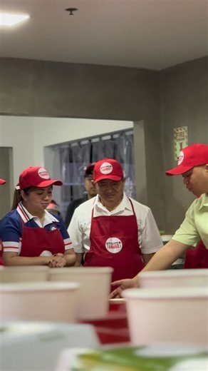 Ang Office of the Presidential Adviser for Poverty Alleviation o OPAPA ay nagkaisa at nagboluntaryo sa Walang Gutom Kitchen—ang kauna-unahang government-owned soup kitchen sa bansa sa pangunguna ni Secretary Rex Gatchalian ng DSWD. Ito ay bukas sa publiko at tumatanggap ng volunteers! Mangyaring bisitahin ang Facebook page na ito.👇🏼 https://www.facebook.com/share/1JUvkoKhpT/?mibextid=wwXIfr #LarryGadon #PovertyAlleviation #WalangGutomProgram | Secretary Larry Gadon