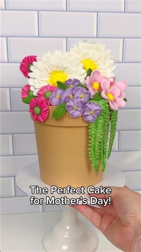 How to make a Flower Pot Cake with Edible Flowers 💐 Get our Flexi Frost plates on www.frostform.com