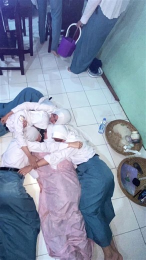 walker’s (@zona505.arcticmonkeys)’s videos with suara asli - ini.Elin