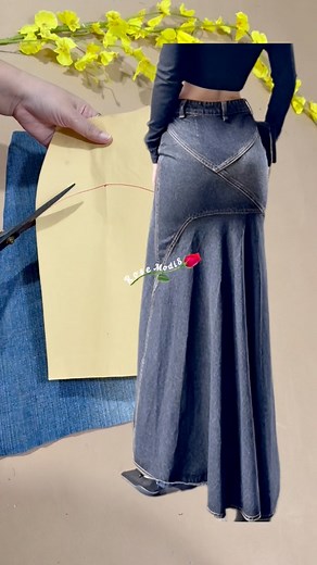 20K views · 480 reactions | skirt pattern. beautiful. fashionable. elegant. easy pattern sewing tutorial. ᰔᩚᰔᩚᰔᩚᰔᩚᰔᩚ✂️✂️ #design #pattern #fashion #style #moda #tailor #gamis #sewing #jahit #dikiş #tutorial #inspiration #inspirasi #ideas #creative #dress #celana #rok #model #diy #trend #hobby #creator #AI #editing #edit #senivisual #visual #visualart #Jeans | Wahyuni R M | Facebook