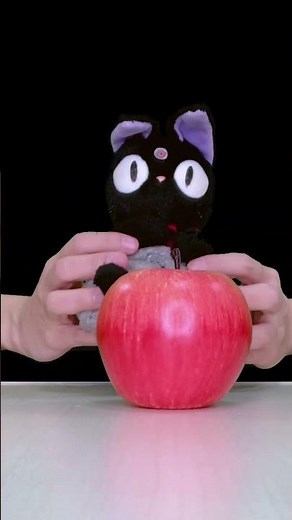 Keke’s Funny Poop Apple Experiment Gone Wrong! 🍎💥