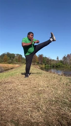 CEO Of Big Backs 🍔 👑 (@dabigback)’s video of king back