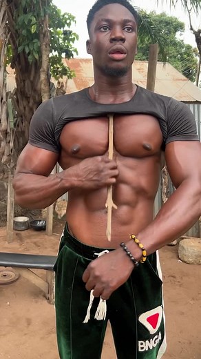 Muscle Worship: Pectoral Bounce Bodybuilder Showcase