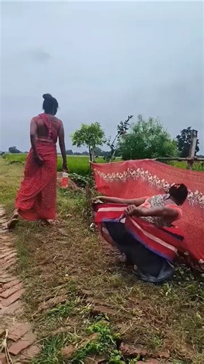 Introducing the "VitalWear SmartBand," a next-generation wearable gadget🎉