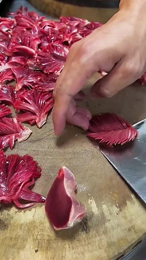 Cut chicken gizz#decompressedvideo #foodtiktok #yummyfood