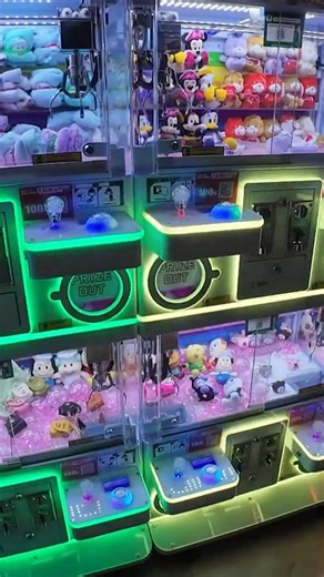 Left or Right? Japan’s Cleanest Claw Lane 🇯🇵