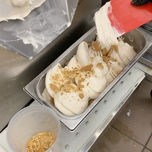 13M views · 7K reactions | Maria cookie ice cream using @bravo_spa trittico ice cream machine with chef @chefsabrinamancin #bachour #antoniobachour #bachourmiami | Antonio Bachour | Facebook