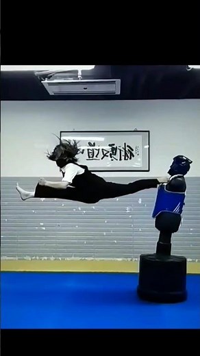 Pro Taekwondo Kicks vs Dummy #taekwondo #skills