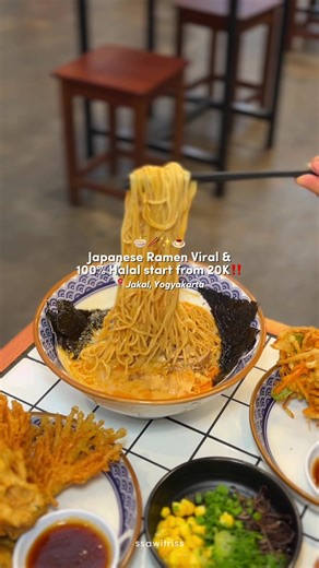 Best ramen di Jogja😍 Udah kayak destinasi wajib si ini🤩 ramennya enak polll dan pilihan side dishnya juga banyak🍜✨🥢 #rekomendasicoffeeshopjogja #coffeeshopjogja #cafejogja #kulinerjogja #moufuramen