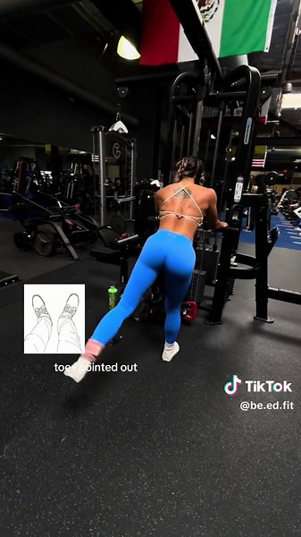 Medius Kickback 🍑 #glutegrowth #gymtok #glutesworkout #kickback #gymgirlies