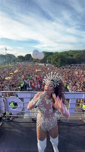 Começando o carnaval em casa! Obrigada São Paulooooo ✨ #GloriaGroove | Gloria Groove