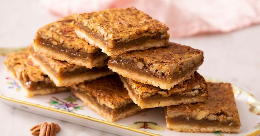 These nutty and gooey bars are the perfect combination od salty, sweet and delicious! | Preppy Kitchen