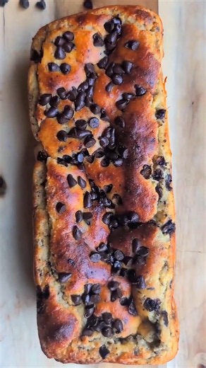 🍫 CHOCOLATE CHIP CAKE (flourless)