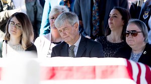 'Mission success': Navy's first woman fighter pilot honored in Tennessee with historic all-female flyover