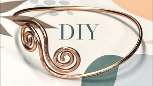 Create a beautiful wire spiral bracelet – simple DIY for beginners