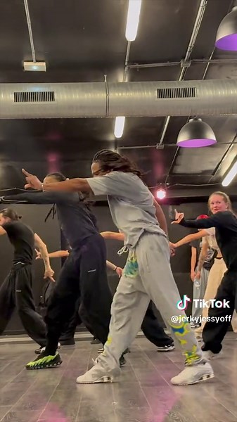 Choreography de l'été 2023 : Charger