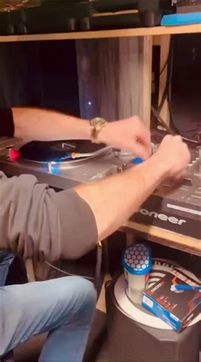 Tim Finn live vinyl mixing #timfinned #foryoupage #fyp #youpage #fp