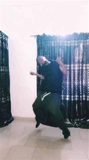 I'm a streamer. #dance #dancer #afrobeats #dancechallenge #streamster #youtuberslife I'm big