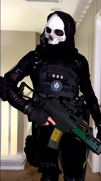 What do you think of this Call of Duty Custom “GHOST”, Cosplay ? 🔥👀💀