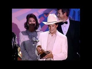 George Strait Wins Album of the Year For "Does Fort Worth Ever Cross Your Mind?" - ACM Awards 1986