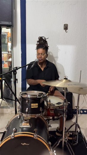 Nat Telles on Instagram: "Caju 🍃✨"