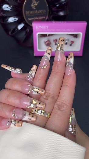 Embrace your fierce side with our stunning leopard print rhinestone nails, designed to add a bold touch to any look! 🐆💅✨ #nails #nailart #nail #naildesigns #makarttnails #glue #fingernails #fingernail#halloween #halloweennails #halloweenmakeup #halloweencostume #fyp #nailsartvideos #nailsnailsnails #nailtutorial #nailtutorials #pressonnails#pressonnailsforsale#strongnails#gelnails #gelnailart #summer #vacation #autumn#nailvideos #nailart #fyp #fypシ #foryou#nails💅🏻 #sexy #pressons #presson
