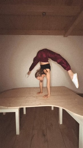 mariathecontortionist on Instagram: "Handstandbalance🤸‍♀️✨🫶💕#contortion #contortionist #contortionpractice"