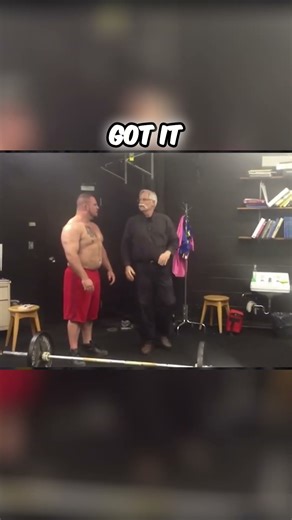 Learning the lifters wedge from Dr. McGill back in 2013! #stuartmcgill #strengthtraining #backpain