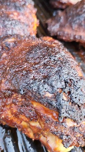 🐔 Chicken Thighs on the Ninja Woodfire!! 🐔 Oh wowser, these came out good! Smokey Flavour. Crispy, caramelised skin with intense BBQ sauce flavour. Perfectly cooked, moist chicken interior!! We'll be having them again!! Method: 1. Coat chicken in oil 2. Apply your favourite seasoning/ rub 3. Set Ninja Woodfire to 'Smoker' @ 160°C, and smoke for 30mins 4. Once smoked, cover in BBQ sauce 5. Air fry the chicken for 10mins @ 200°C 6. EAT!!! Any questions please ask in the comments!!! #bbq #ninja #