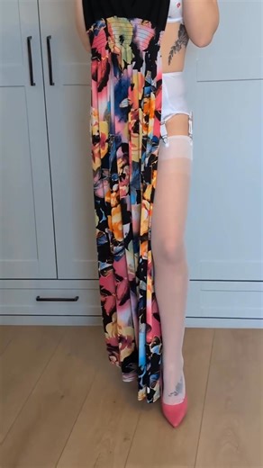 23K views · 515 reactions | What is your view on white stockings? I don't wear them too often but decided to this time as they work well with the white floral set and garter belt underneath the floral dress. Pink high heels finish off the outfit. The stockings here are vintage RHT gifted to me by the lovely dailynylon_ #nylons #nylonlegs #basnylon #nylonstrumpfhose #highheels #outfıtinspiration #vintage | Caroline Fox | Facebook