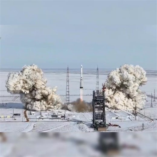 🚨 🇷🇺 Russian Proton-M rocket launches weather satellite into space. | Russia News