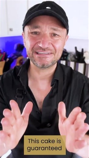 Pistachio Raspberry Wreath Cake