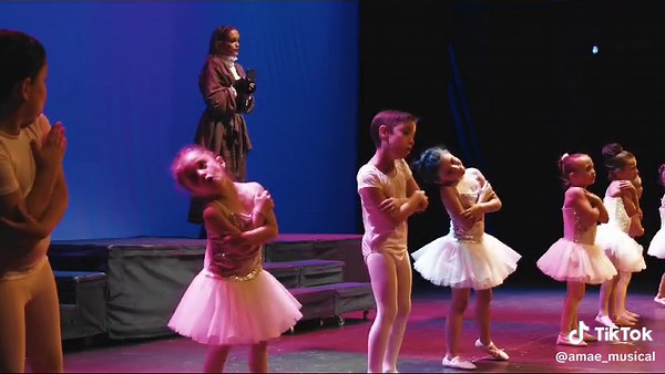 Que ganas teníamos de compartir esto con vosotros. MUESTRA AMAE 2023#amae #fyp #parati #teatromusical #anastasiamusical