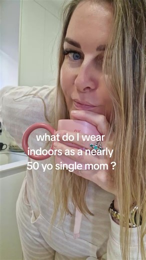 Fashion Tips for Single Moms Over 50