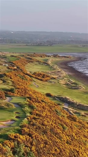 A second 18 hole course at Cabot Highlands designed by Tom Doak 🏴󠁧󠁢󠁳󠁣󠁴󠁿🤯 Routed around a 400 year old castle with shared fairways and intersecting holes. Scottish golf just keeps getting better ⛳🔥 📸 Follow @hypegolf for the latest golf news! 🏌️ @cabothighlands #GolfCoursesScotland #CabotHighlands #CastleStuart #TomDoak #ScottishGolf #LinksGolf #ScotlandGolf #GolfScotland #NewGolfCourse #HighlandsGolf