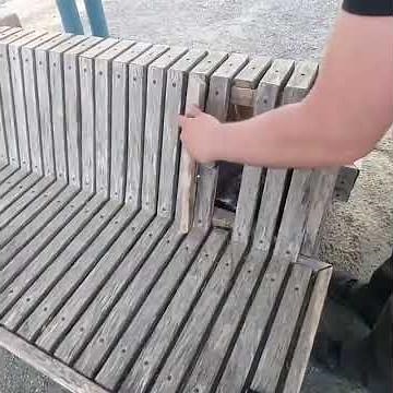 🪑 Not every bench is just a place to sit 👀 #geocaching #geocache #geo