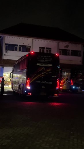 Po Bejeu dengan body Jetbus 2 shd yang masih terawat setia melayani masyarakat jepara dan sekitarnya #fyp #foryou #fypシ゚viral #busmania #busmaniacommunity #busmaniaindonesia #bejeu #storybus #busindonesia #vidiobus #busmalam #ayonaikbus #huntingbus #jetbus #adiputro #scania