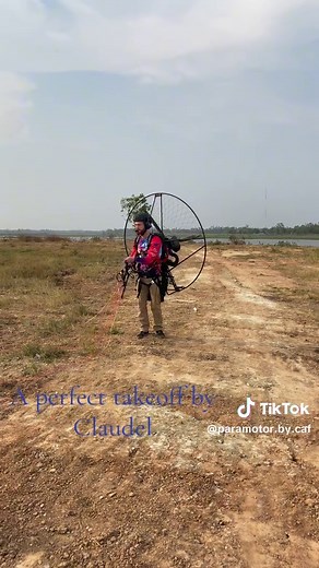 A perfect takeoff by Claudel #khmerparamotor #Flightparamotor #groundhandling #CAF #Extrem